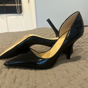 Michael Kors black pumps